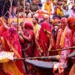 एक होली ऐसी भी : चिता के भस्म से खेली जाती है यहाँ होली