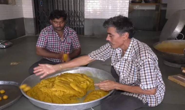 घोटुआ मिठाई