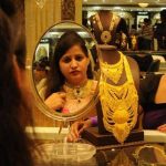 इन 6 देशों में भारतीय रुपया दिखाता है रईसी का जलवा, रुपया बढ़ाता है रुतबा और बचाता है खर्चा!