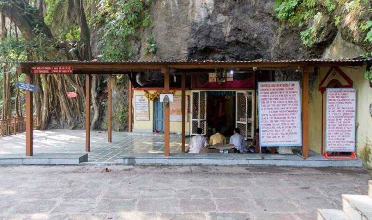 Rishikesh Vashishta Cave