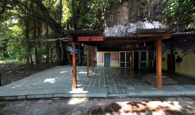 Rishikesh Vashishta Cave