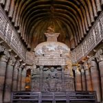 रेलवे पटरियों के नीचे क्यों बिछाए जाते हैं नुकीले पत्थर? जानिए वैज्ञानिक कारण